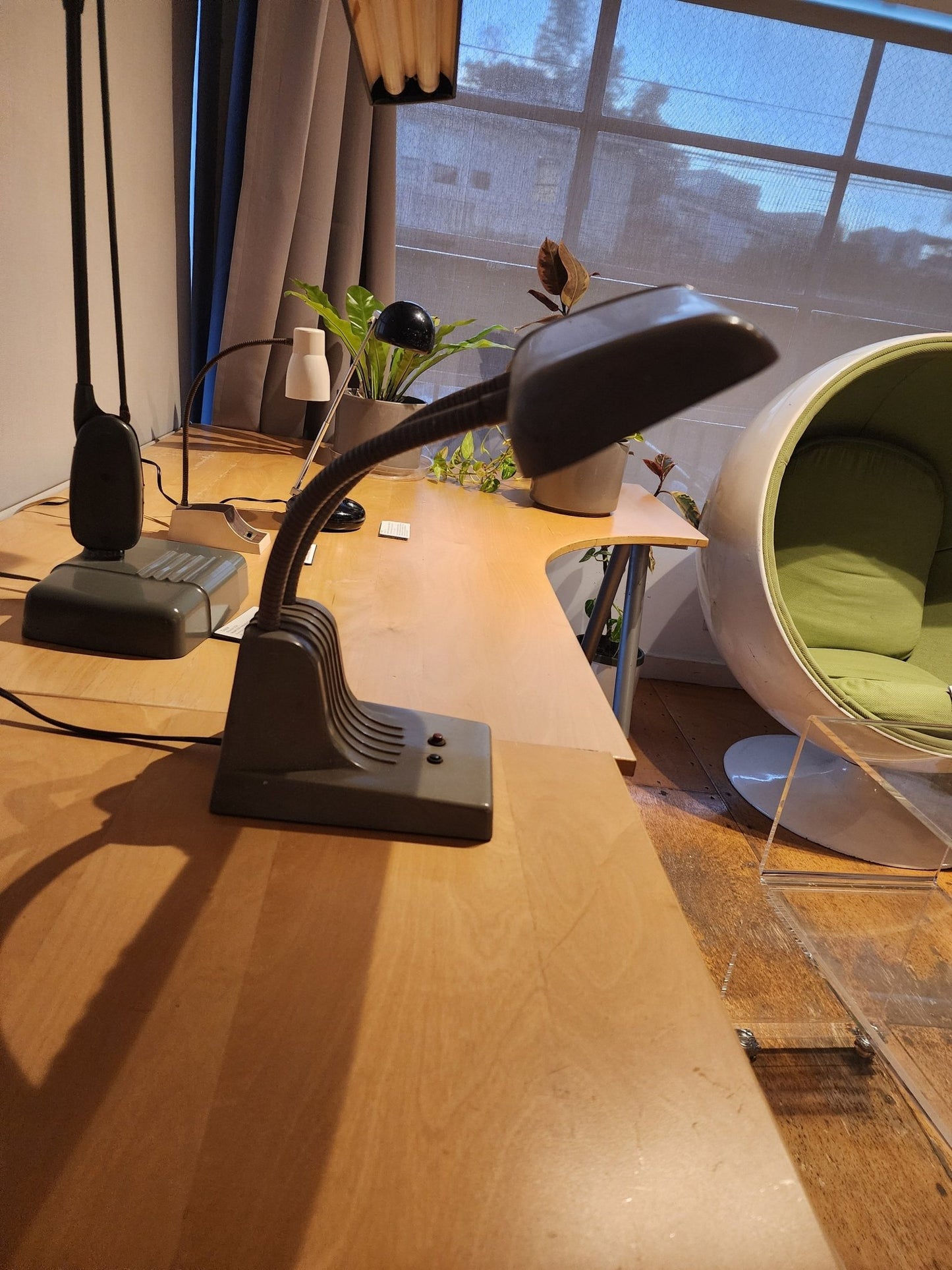 Dazor Model 1000 Industrial Desk Lamp (1950s) - MCMODSTORE