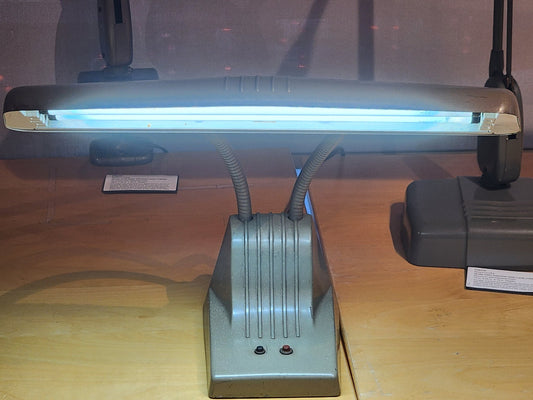 Dazor Model 1000 Industrial Desk Lamp (1950s) - MCMODSTORE