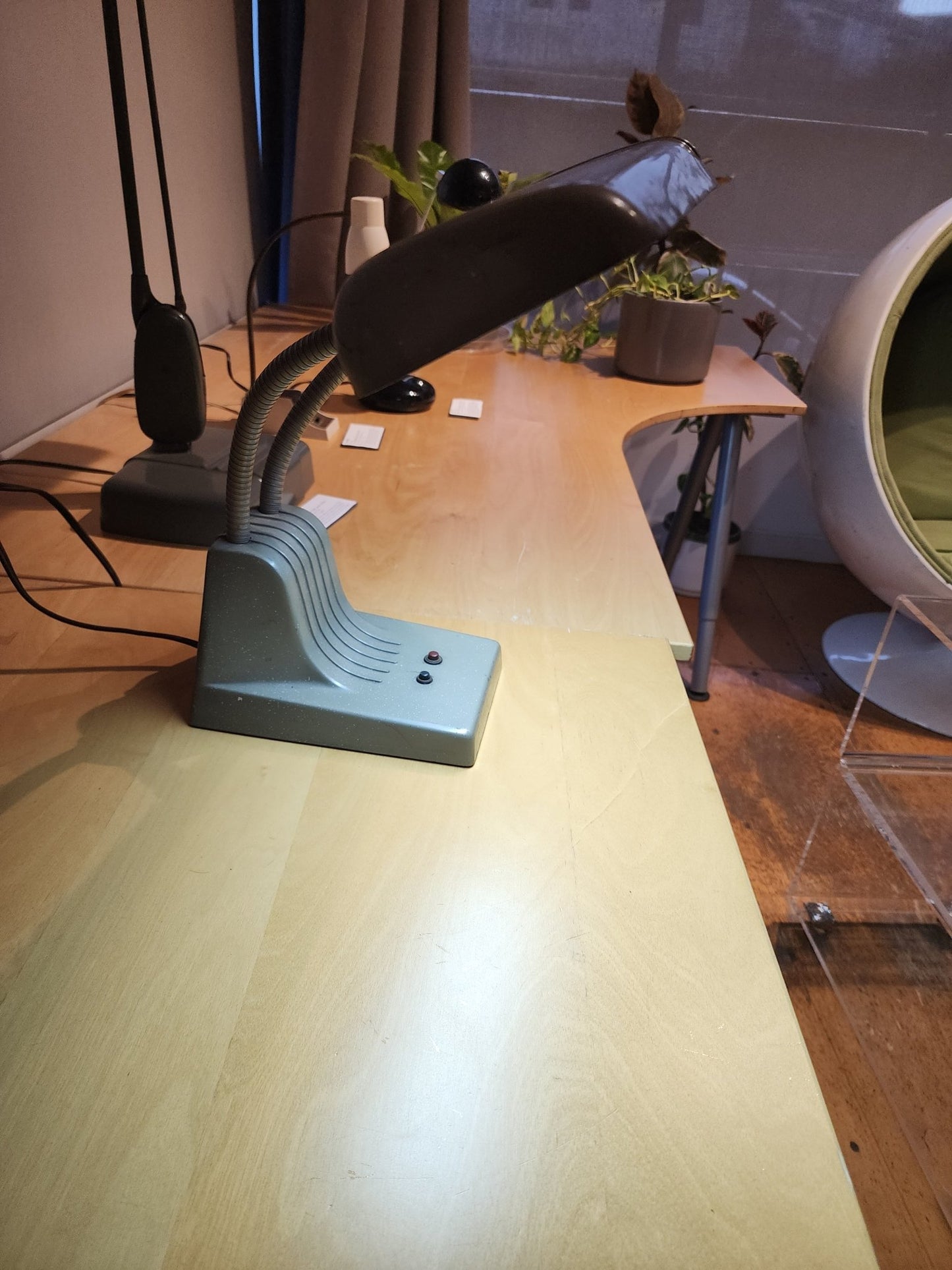Dazor Model 1000 Industrial Desk Lamp (1950s) - MCMODSTORE