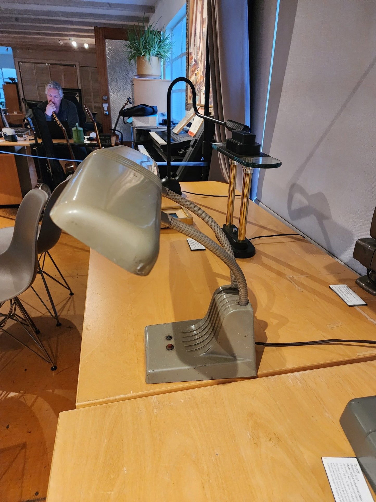Dazor Model 1000 Industrial Desk Lamp (1950s) - MCMODSTORE