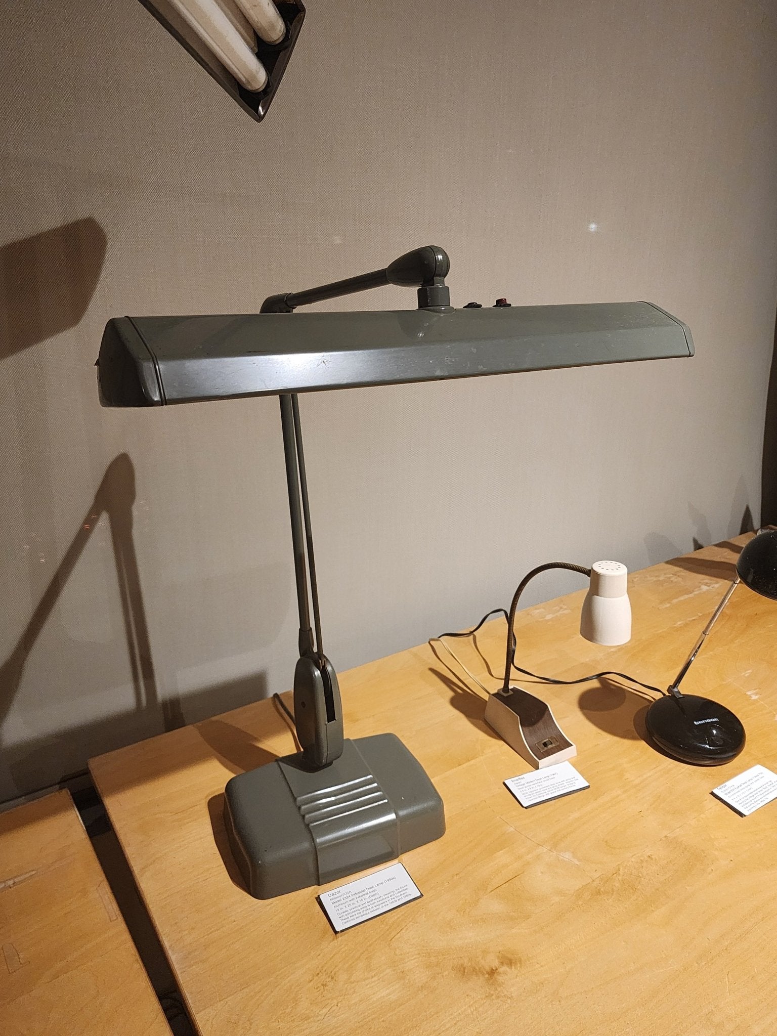 Dazor Model 2324 Industrial Desk Lamp (1950s) - MCMODSTORE