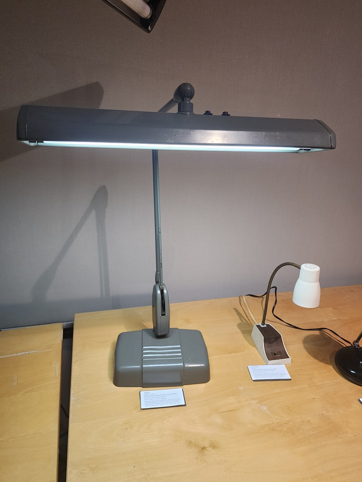 Dazor Model 2324 Industrial Desk Lamp (1950s) - MCMODSTORE