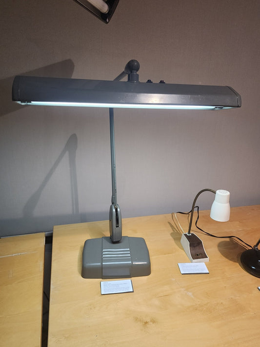 Dazor Model 2324 Industrial Desk Lamp (1950s) - MCMODSTORE